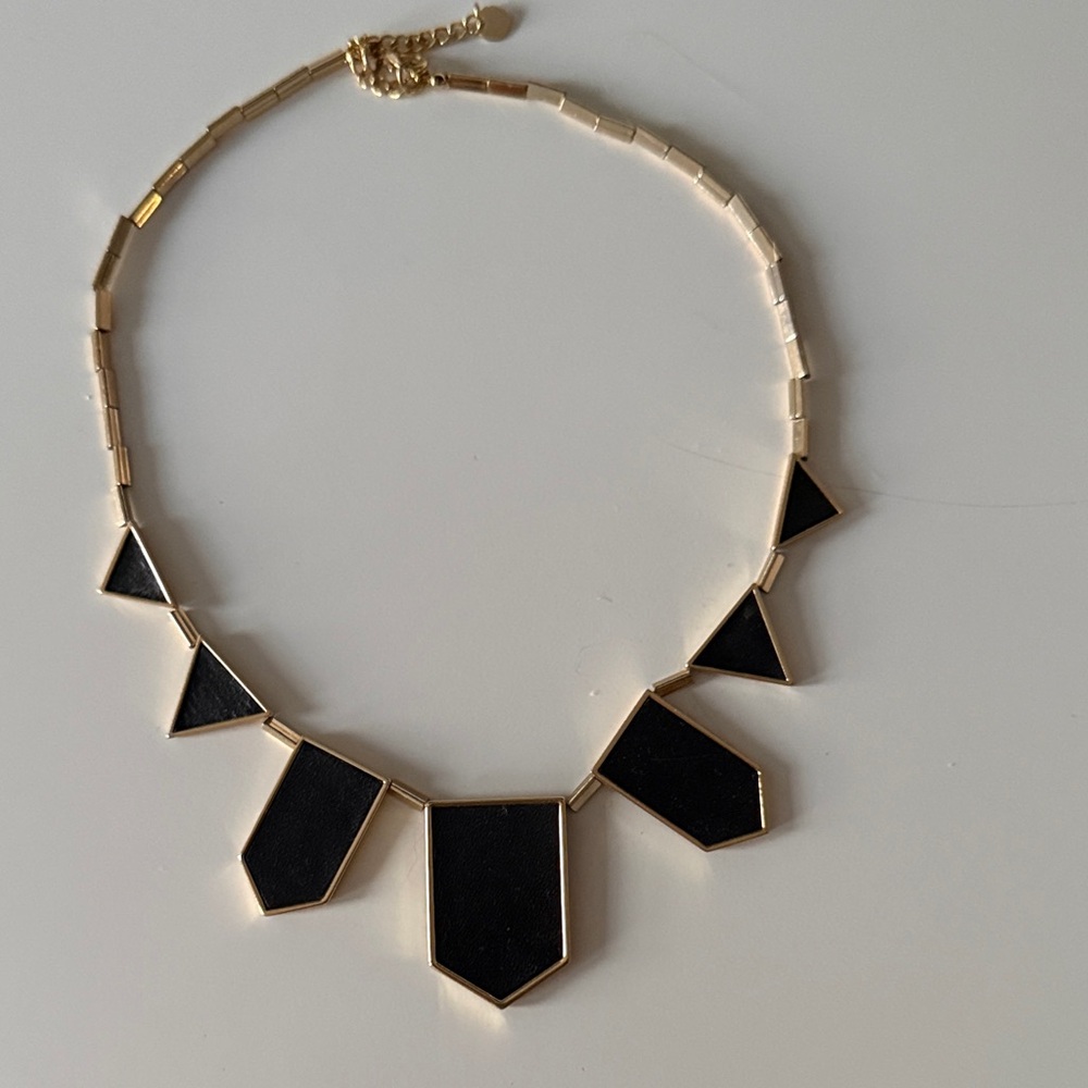 Elegant Black and Gold Geometric Necklace